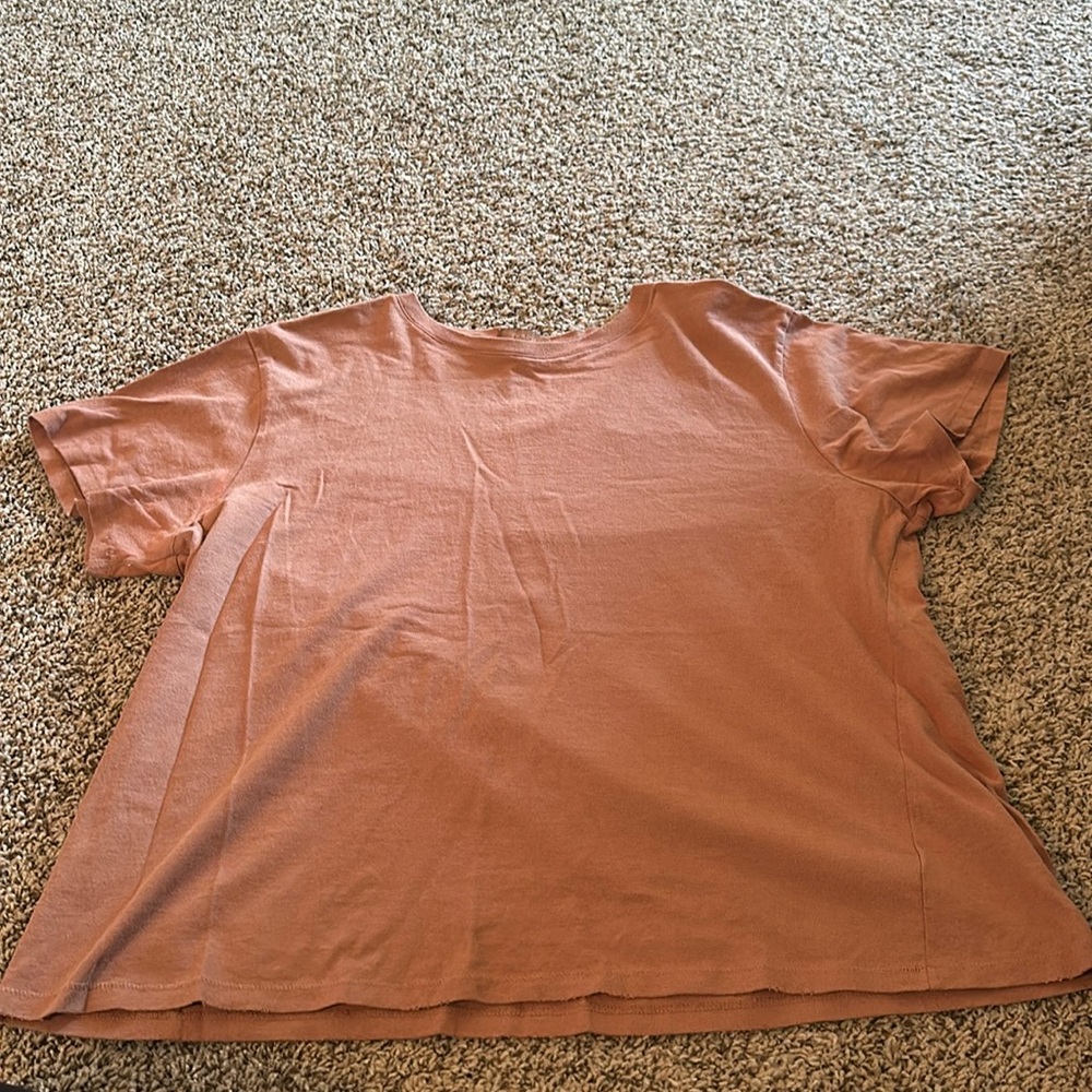nuuds Women's Short Sleeve Tee in Rust